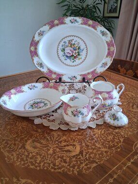 5 Piece Hostess Set Lady Carlyle, NEW, only 1 available